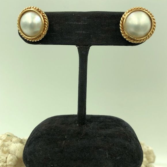 14KT Yellow Gold Mabe Pearl Clip On Earrings
